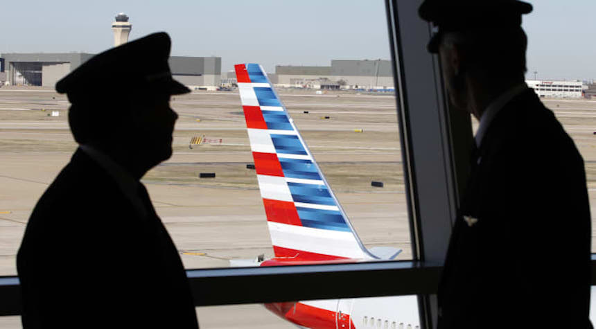 American Airlines offers pilots nearly 17% raises in new contract proposal